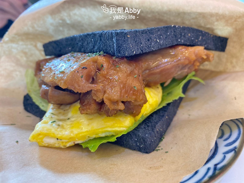 台中西屯｜芋頭控站出來！手做芋泥美食-魚吃土三文治，芋泥草莓土司&滿滿的芋泥夾蛋餅