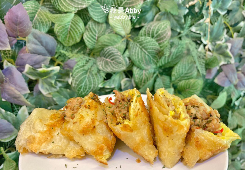 台中西屯｜芋頭控站出來！手做芋泥美食-魚吃土三文治，芋泥草莓土司&滿滿的芋泥夾蛋餅