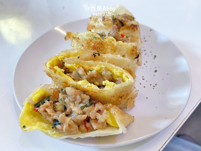 台中西屯｜芋頭控站出來！手做芋泥美食-魚吃土三文治，芋泥草莓土司&滿滿的芋泥夾蛋餅