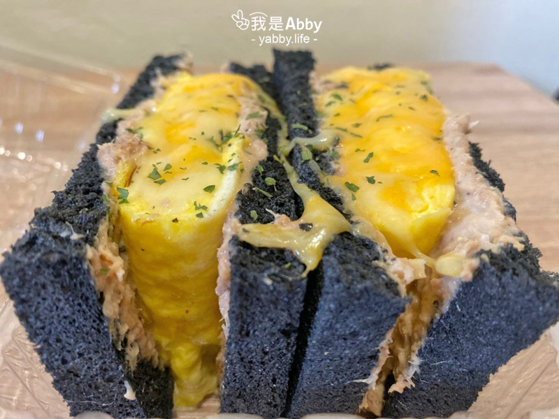 台中西屯｜芋頭控站出來！手做芋泥美食-魚吃土三文治，芋泥草莓土司&滿滿的芋泥夾蛋餅